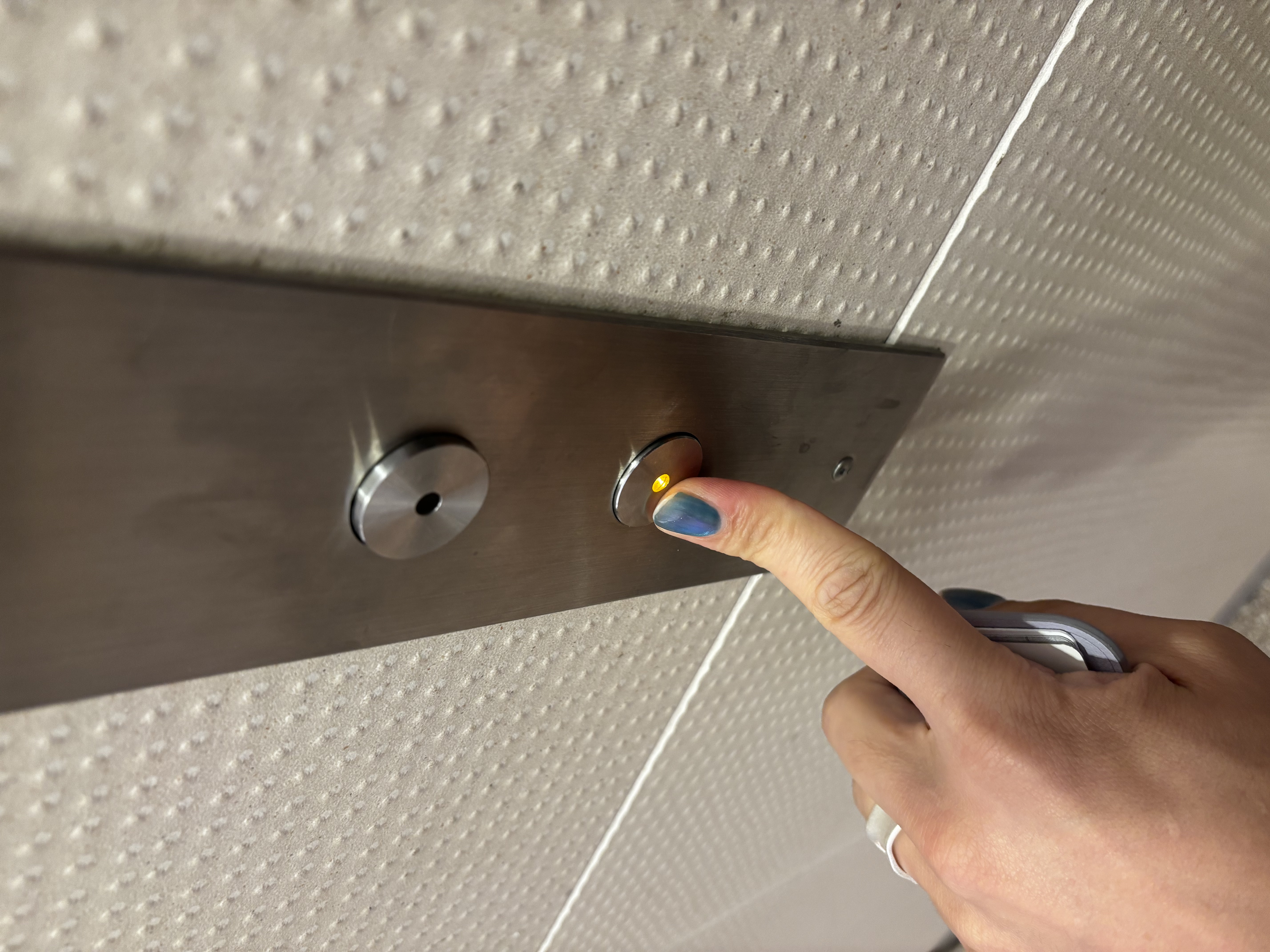 Button Elevator 1